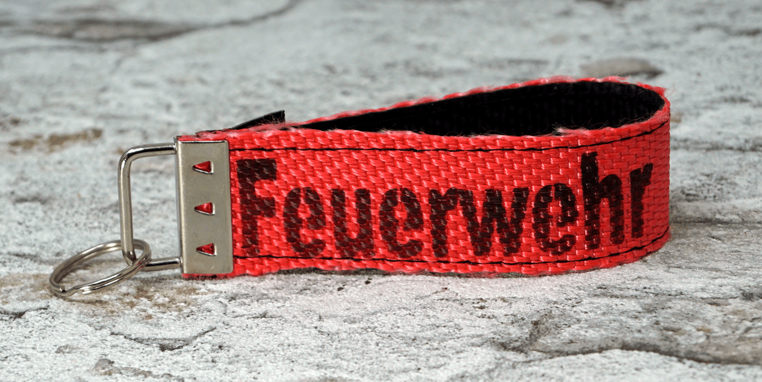 Schlüsselanhänger Key Clip Aufdruck FEUERWEHR langem F für nur 4,49 € von  Feuerwehrdiscount GmbH & Co. KG